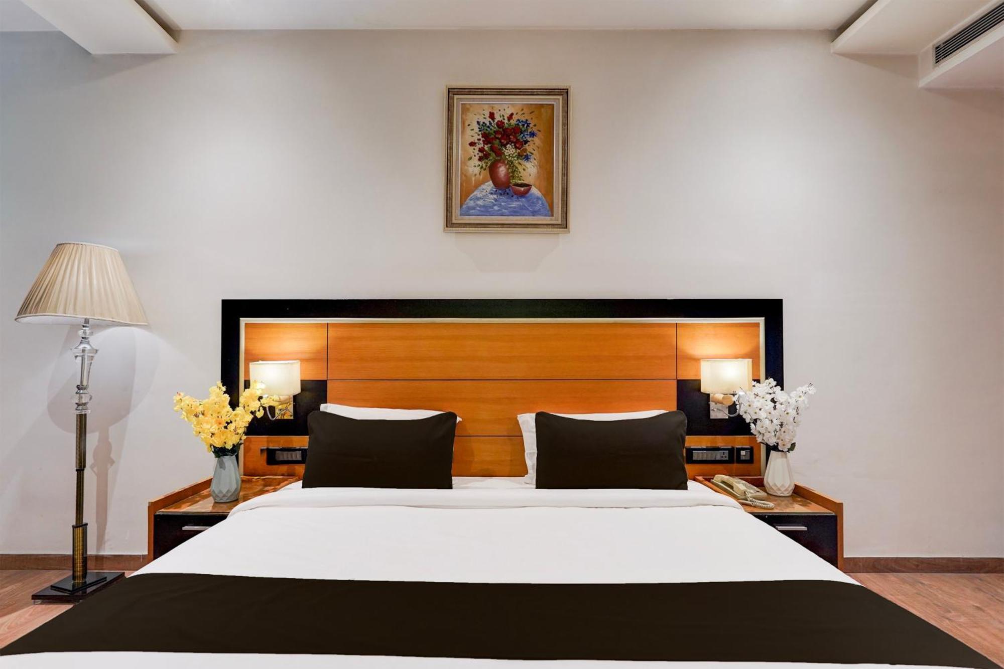 Townhouse Oak Agra Near Sultanganj Puliya Formerly Bb Grand Экстерьер фото