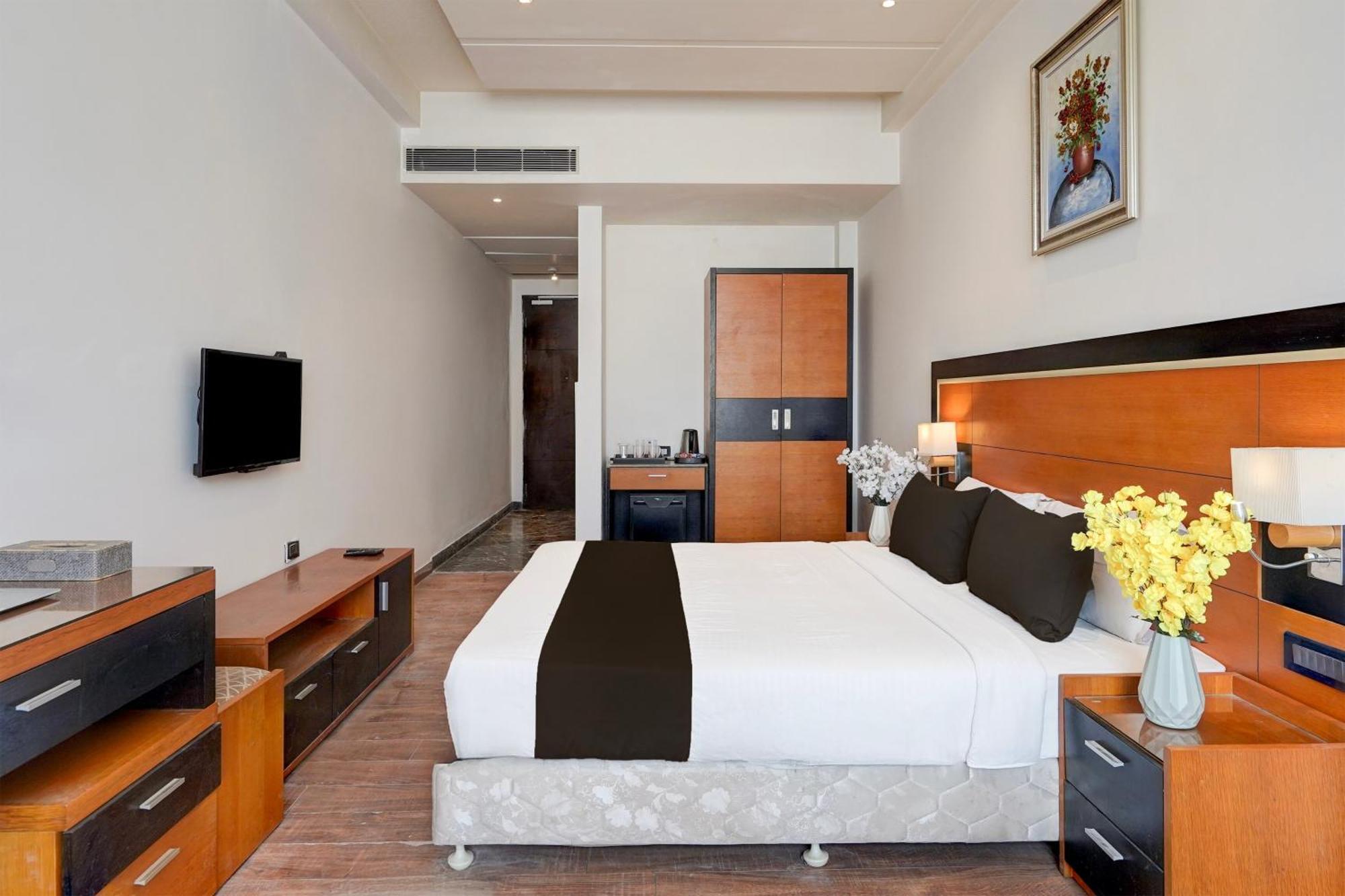 Townhouse Oak Agra Near Sultanganj Puliya Formerly Bb Grand Экстерьер фото